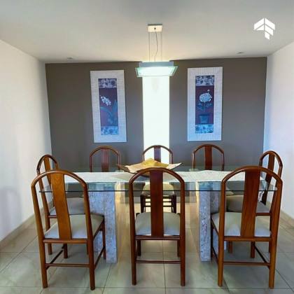 Apartamento com Vista Mar no Brisamar — 219m², 4 Quartos e Muito Espaço para Viver com Estilo!