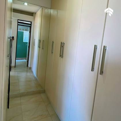 Apartamento com Vista Mar no Brisamar — 219m², 4 Quartos e Muito Espaço para Viver com Estilo!