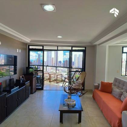 Apartamento com Vista Mar no Brisamar — 219m², 4 Quartos e Muito Espaço para Viver com Estilo!