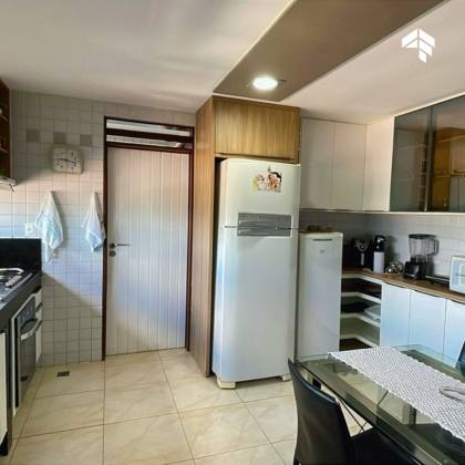 Apartamento com Vista Mar no Brisamar — 219m², 4 Quartos e Muito Espaço para Viver com Estilo!