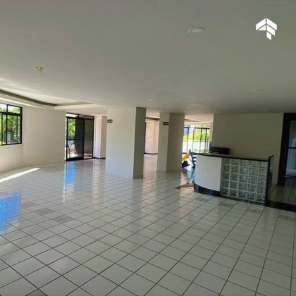 Apartamento com Vista Mar no Brisamar — 219m², 4 Quartos e Muito Espaço para Viver com Estilo!