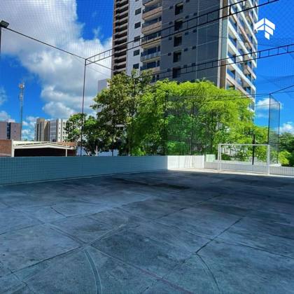 Apartamento com Vista Mar no Brisamar — 219m², 4 Quartos e Muito Espaço para Viver com Estilo!