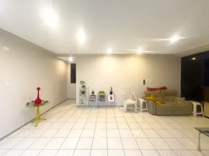 Apartamento com 4 Quartos e 5 banheiros à Venda, 217 m² por R$ 748.300 EM  MANAÍRA