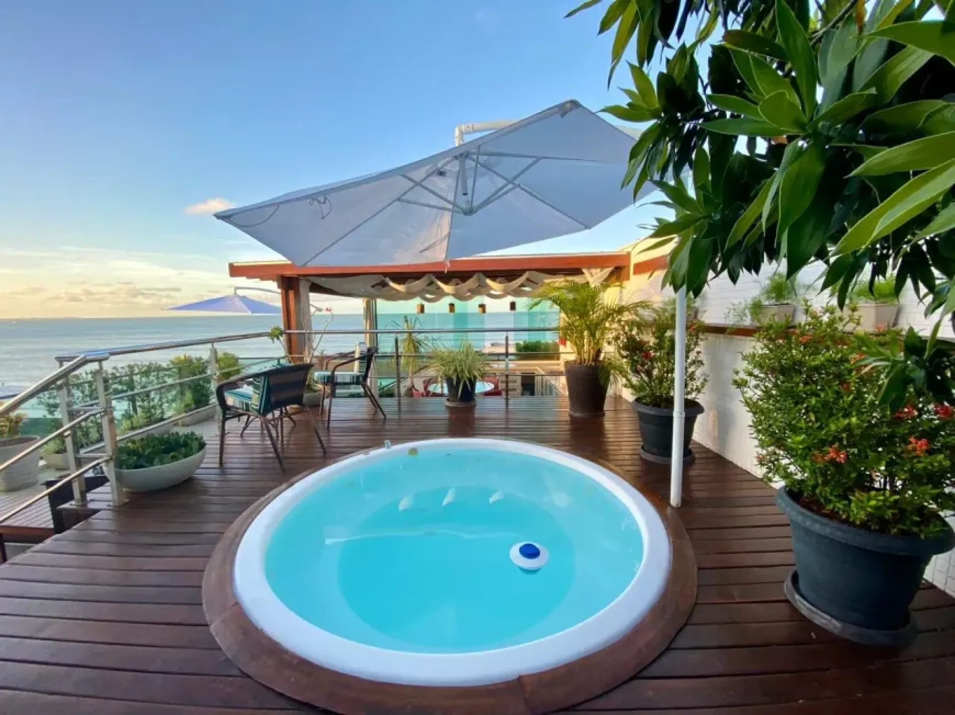 APARTAMENTO FRENTE MAR DO CABO BRANCO, TIPO COBERTURA DUPLEX, composto de 02 (dois) Área Total Privativa de 143,65 m2