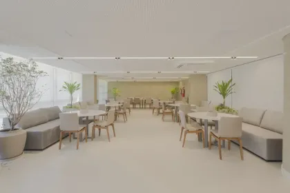 Para vender!  Pé na Areia, apartamento com 02 qtos s/01 suíte com lazer completo!