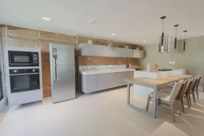 Para vender!  Pé na Areia, apartamento com 02 qtos s/01 suíte com lazer completo!