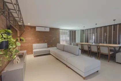 Para vender!  Pé na Areia, apartamento com 02 qtos s/01 suíte com lazer completo!