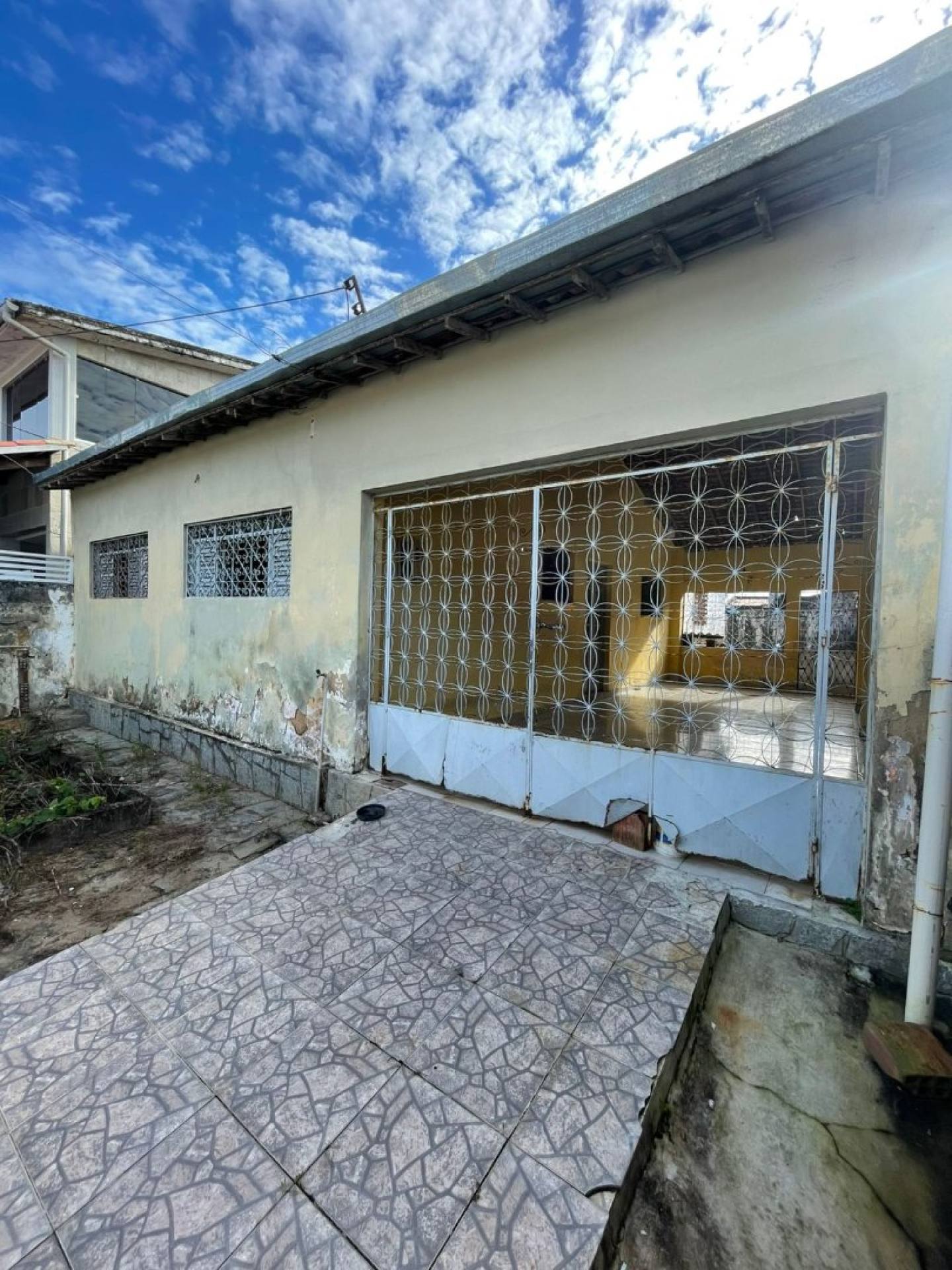 TERRENO 10X30 EM JAGUARIBE, PROXIMO A FEIJOADA DO JOAO.