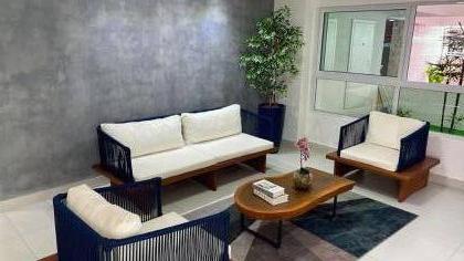 Aluga apartamento com 2 quartos sendo 1 suíte em Cabo Branco – 50m da praia!