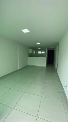 Aluga apartamento com 2 quartos sendo 1 suíte em Cabo Branco – 50m da praia!