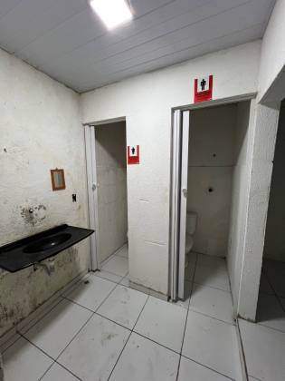 Prédio comercial para alugar a poucos metros da principal no bairro Mangabeira em João Pessoa