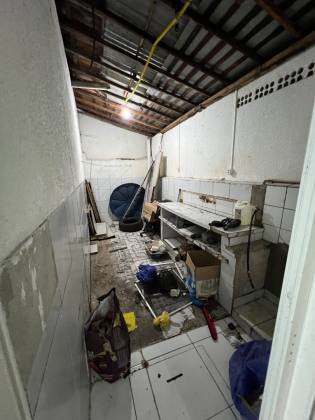 Prédio comercial para alugar a poucos metros da principal no bairro Mangabeira em João Pessoa