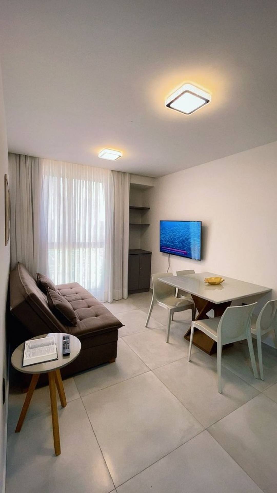 APTO C/ 1 QUARTO TODO MOBILIADO EM TAMBAU — Modernidade, Conforto e Localizacao Imbativel!