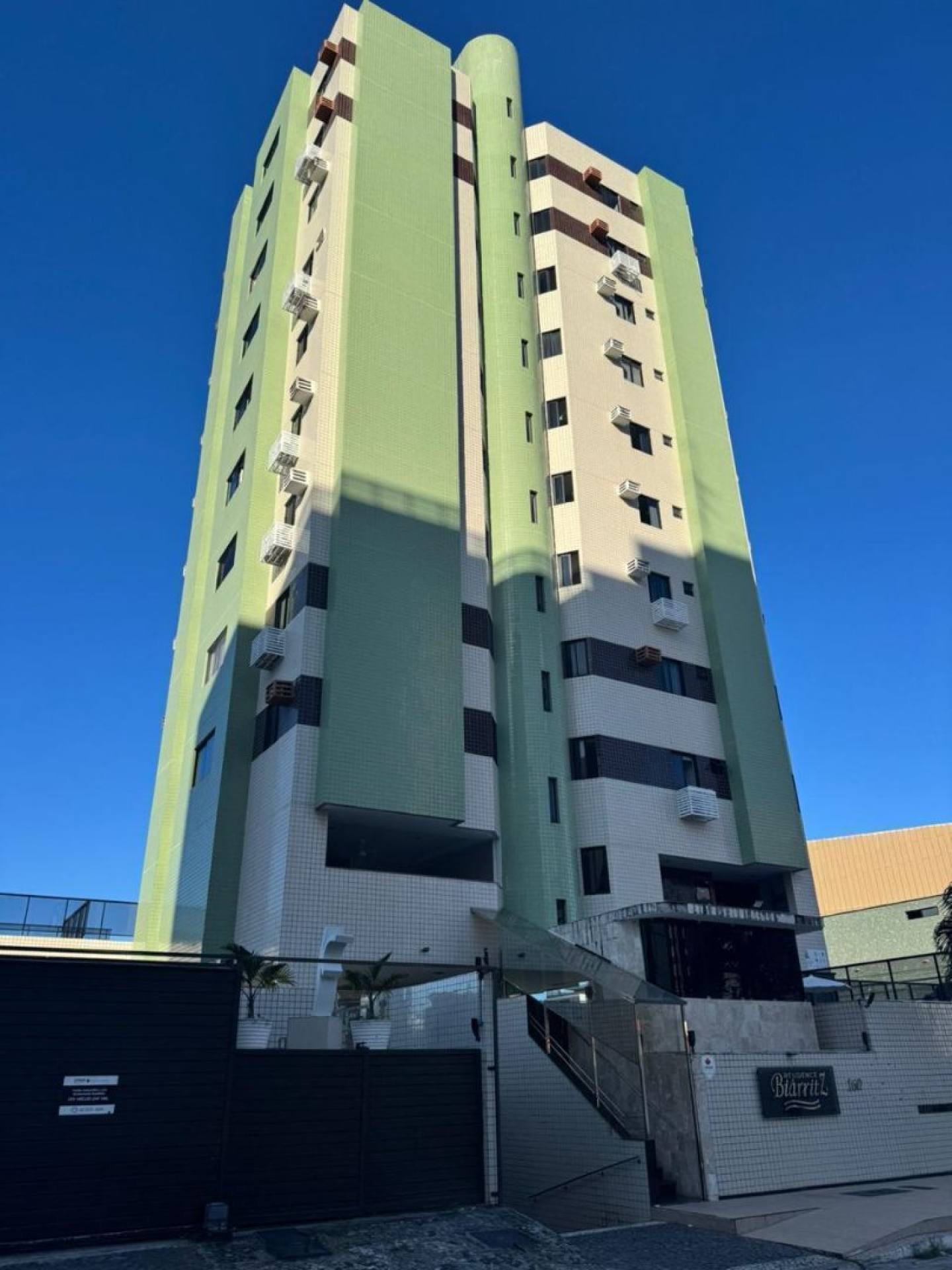 Apartamento 2 quartos com vista para o mar para locação em Manaíra!