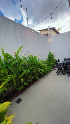 CASA  NOVA  A VENDA NO BAIRRO DOS IPES, NA MODALIDADE PORTEITA FECHADA.