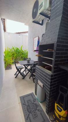 CASA  NOVA  A VENDA NO BAIRRO DOS IPES, NA MODALIDADE PORTEITA FECHADA.