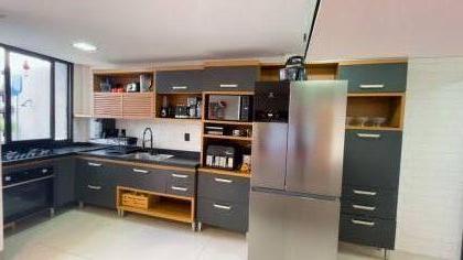 CASA  NOVA  A VENDA NO BAIRRO DOS IPES, NA MODALIDADE PORTEITA FECHADA.