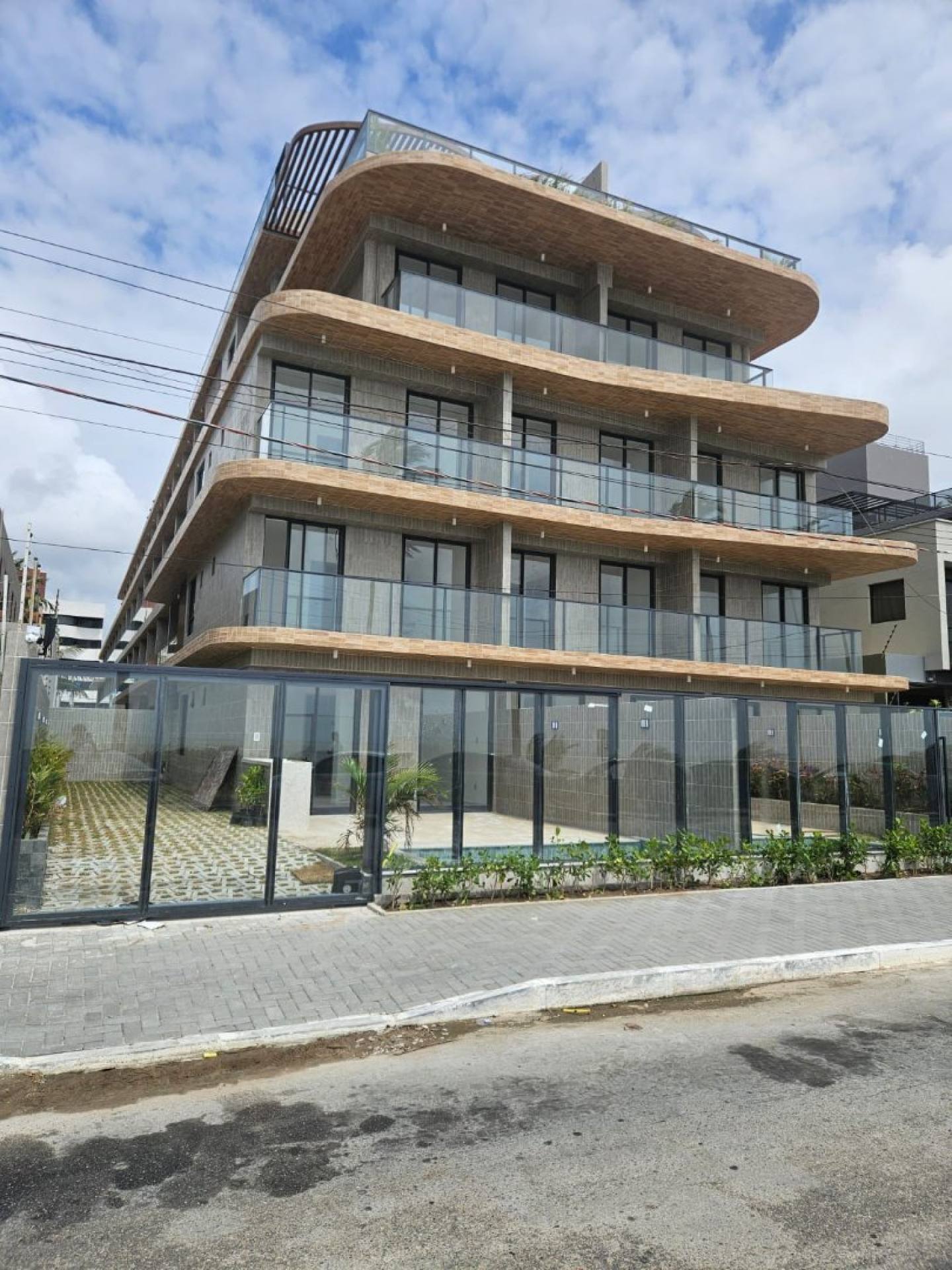 Apto Garden c/ 119m2 a Beira-Mar no Jardim Oceania — Um Convite ao Extraordinário