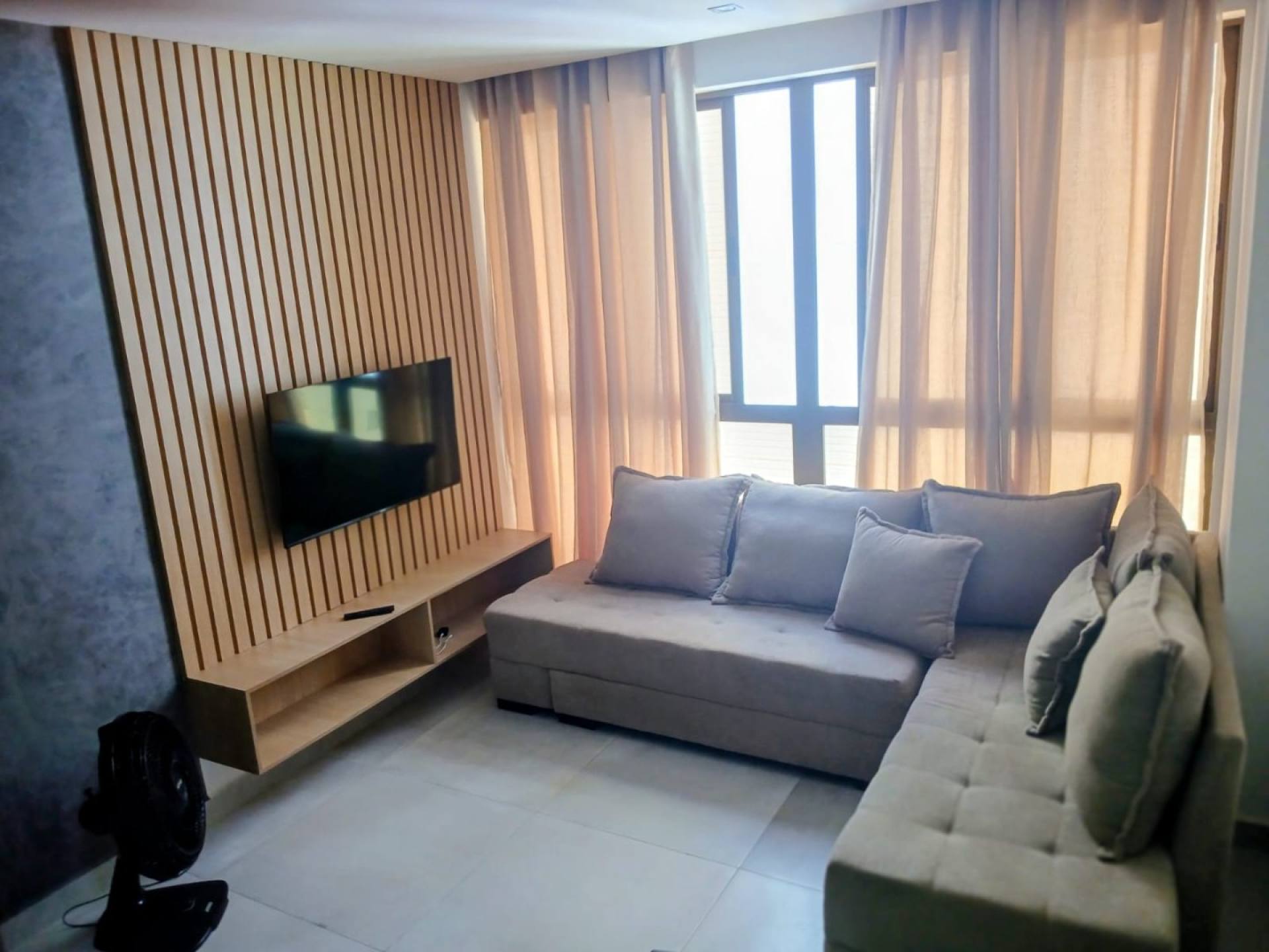 APTO C/ 1 QUARTO TODO MOBILIADO EM TAMBAU — Modernidade, Conforto e Localizacao Imbativel!