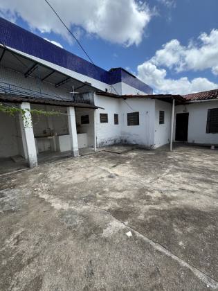 Casa Para Vender com 4 quartos 2 suítes no bairro Jaguaribe em João Pessoa