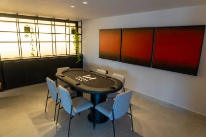 ALUGA APARTAMENTO COM 3 QUARTOS S/ 1 SUÍTE - 400 metros da praia do JARDIM OCEANIA.