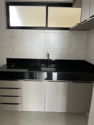 VENDE APARTAMENTO NO MIRARMAR COM 3 QUARTOS S/ 1 SUÍTE E COM PROJETADOS.