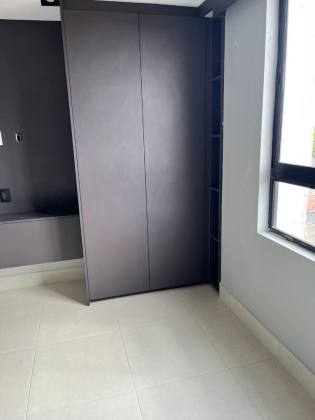 VENDE APARTAMENTO NO MIRARMAR COM 3 QUARTOS S/ 1 SUÍTE E COM PROJETADOS.