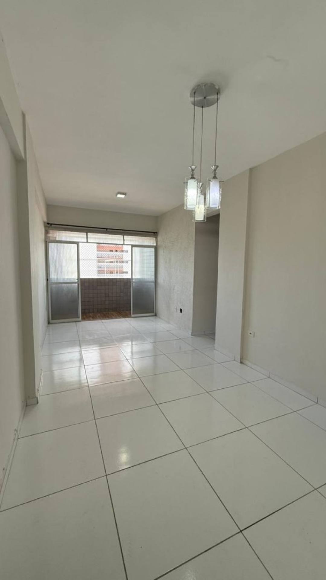 OPORTUNIDADE NO BAIRRO DOS ESTADOS: 91m², COM 3 QUARTOS S/1 + DCE. POR APENAS R$ 340 MIL!