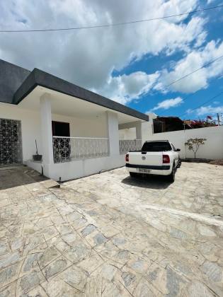 Excelente Casa no Altiplano c/ 4 quartos e piscina