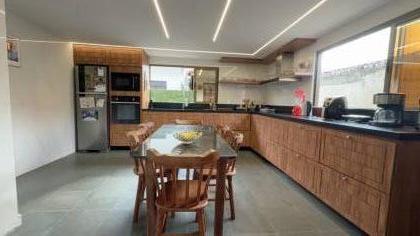 CASA PORTEIRA FECHADA NO BAIRRO DOS ESTADOS 3 quartos | 2 suíte | 164,40 m² construídos