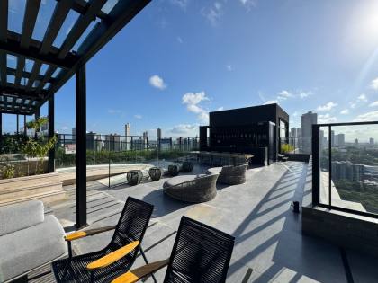 Casa vertical c/ 3 Suítes, 120m2, Toda Mobiliada - Luxo e Sofisticação na Praia de Tambaú