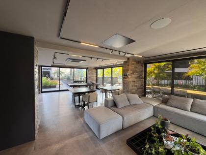 Casa vertical c/ 3 Suítes, 120m2, Toda Mobiliada - Luxo e Sofisticação na Praia de Tambaú