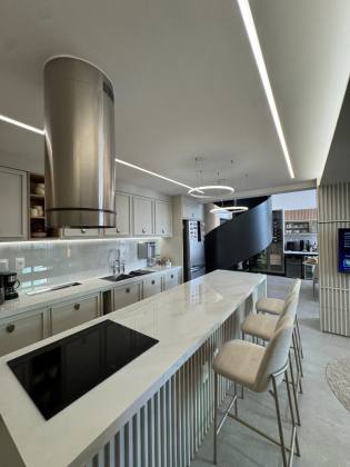 Casa vertical c/ 3 Suítes, 120m2, Toda Mobiliada - Luxo e Sofisticação na Praia de Tambaú