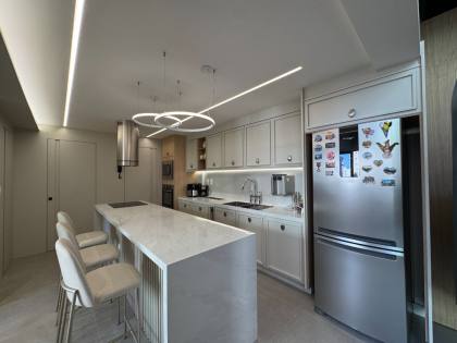 Casa vertical c/ 3 Suítes, 120m2, Toda Mobiliada - Luxo e Sofisticação na Praia de Tambaú
