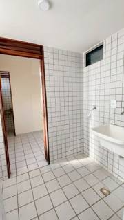 Apartamento com 3 Quartos para alugar, 90 m² - Cabo Branco - João Pessoa/PB