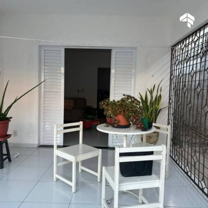 Casa Para Vender com 3 quartos 1 suíte no bairro Cruz das Armas em João Pessoa