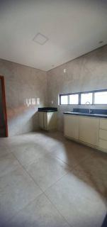 CASA A VENDA NO CONDOMÍNIO FAZENDA REAL