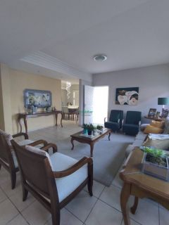 Casa À Venda No Jóquei