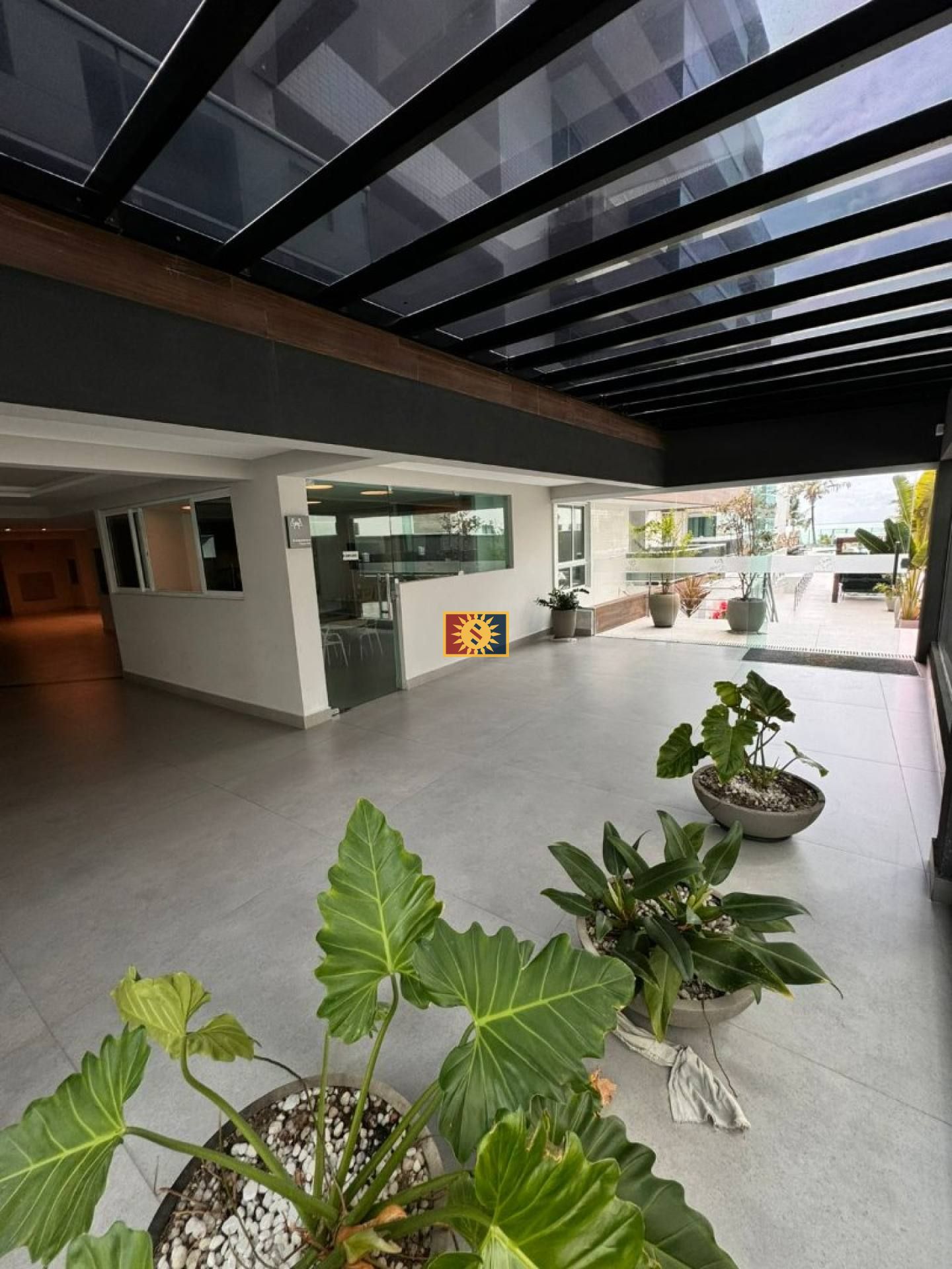 Vendo Apartamento, Porteira Fechada, com 03 quartos 01 suíte em Ponta de Campina, Cabedelo
