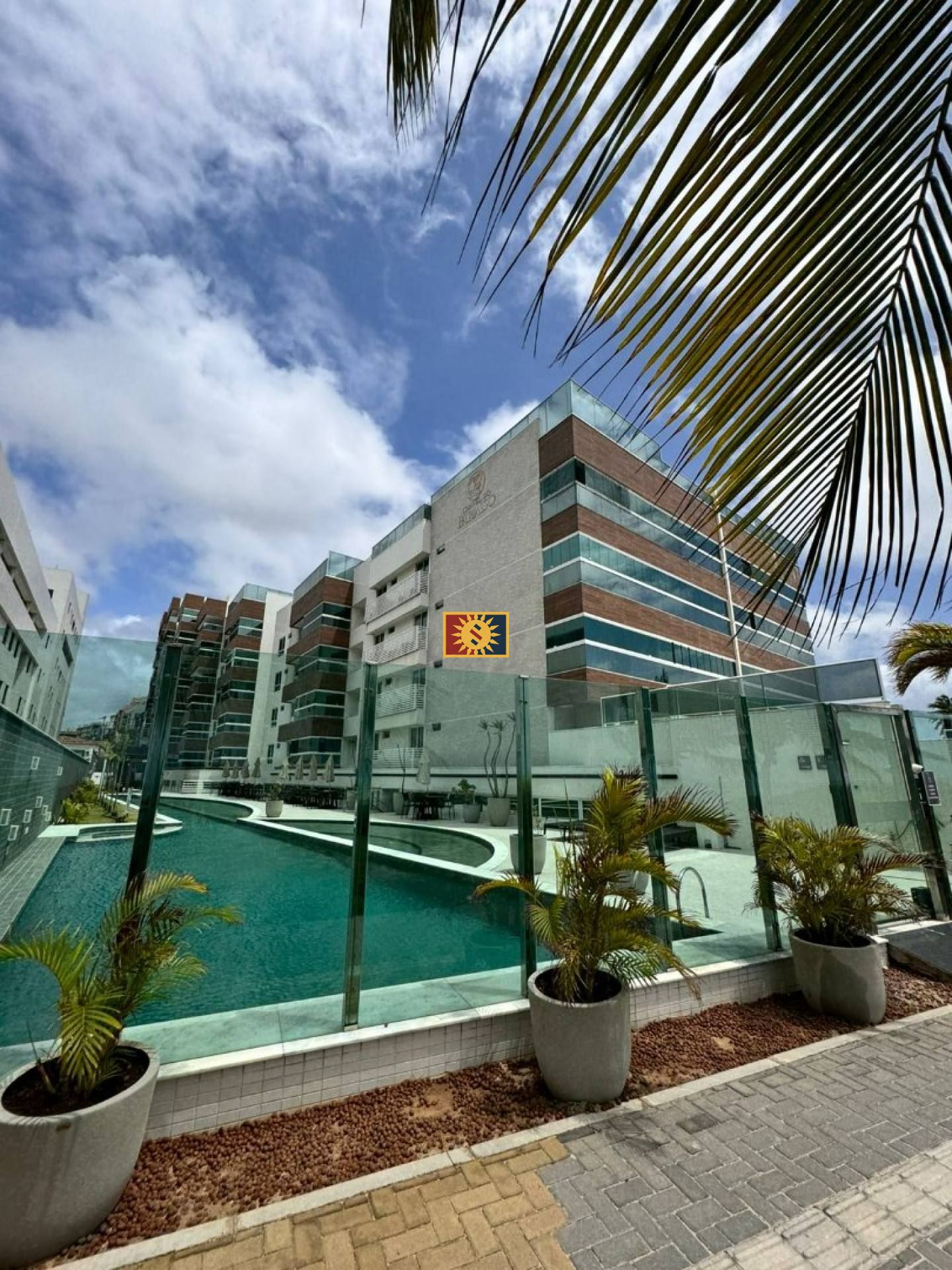 Vendo Apartamento, Porteira Fechada, com 03 quartos 01 suíte em Ponta de Campina, Cabedelo