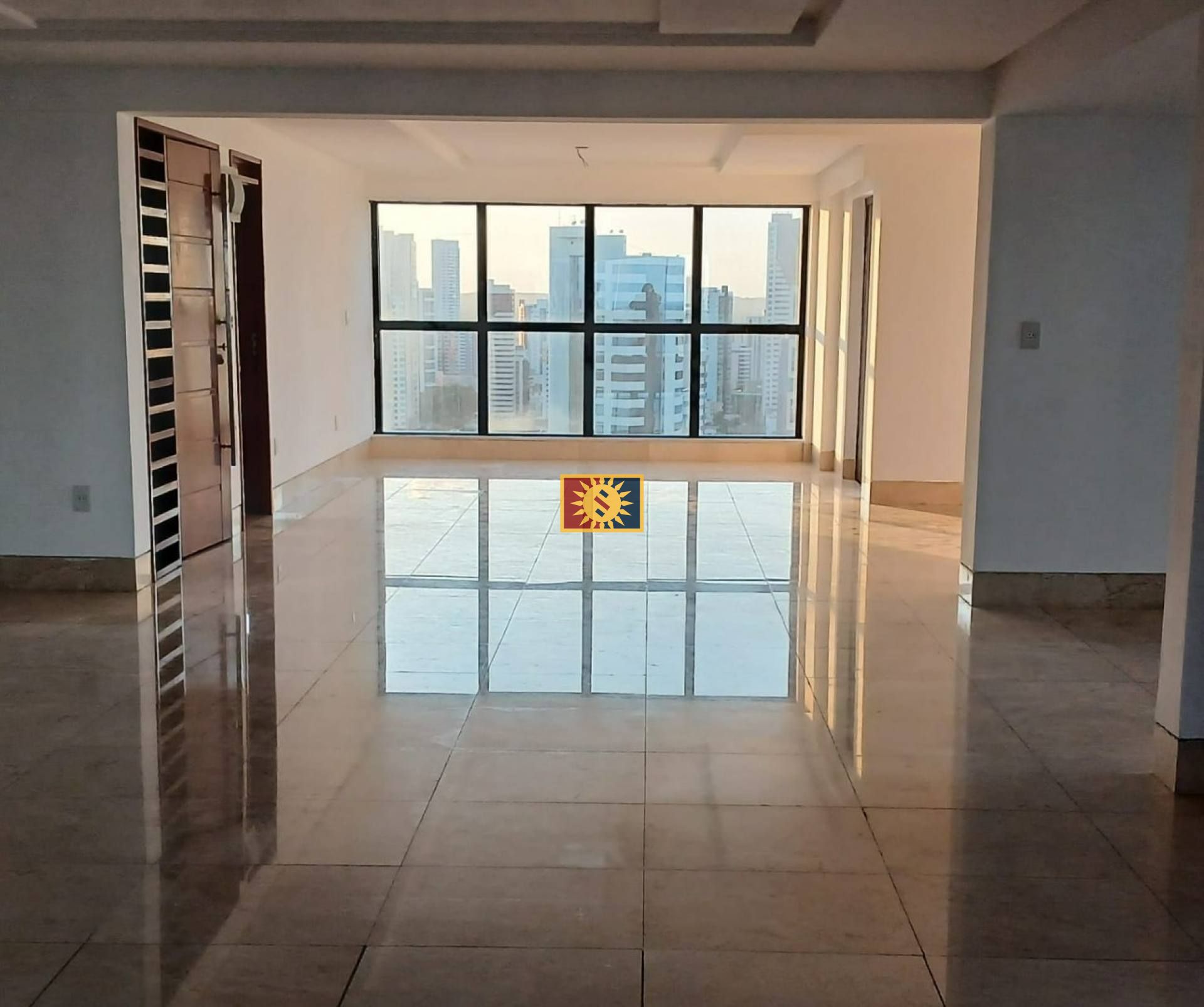 Vendo Cobertura com Vista para o Mar, 03 quartos 03 suítes no bairro Manaíra em João Pessoa