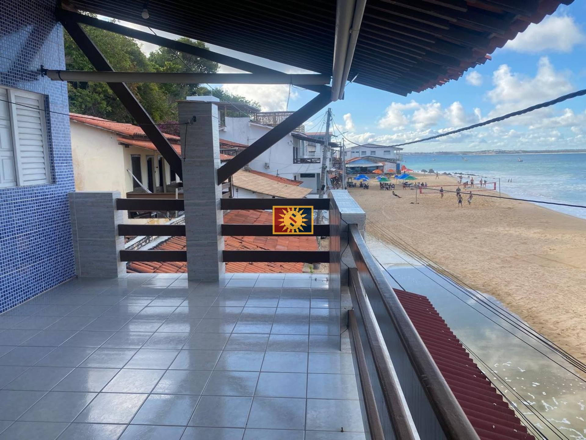 Casa Para Vender com 05 suítes Beira Mar em Baía Formosa