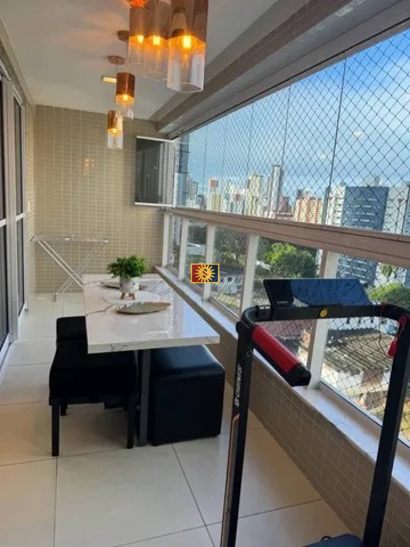 Apartamento Para Vender com 4 quartos 3 suítes no bairro Miramar em João Pessoa