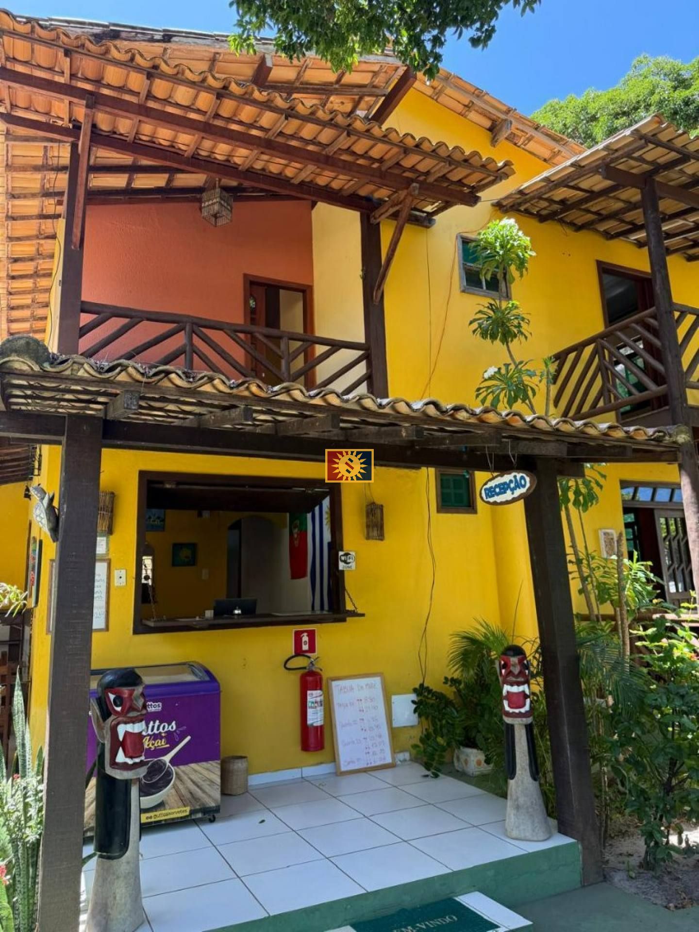 Pousada na Praia de Imbassaí, Mata de São João-BA, com 14 quartos 14 suítes.