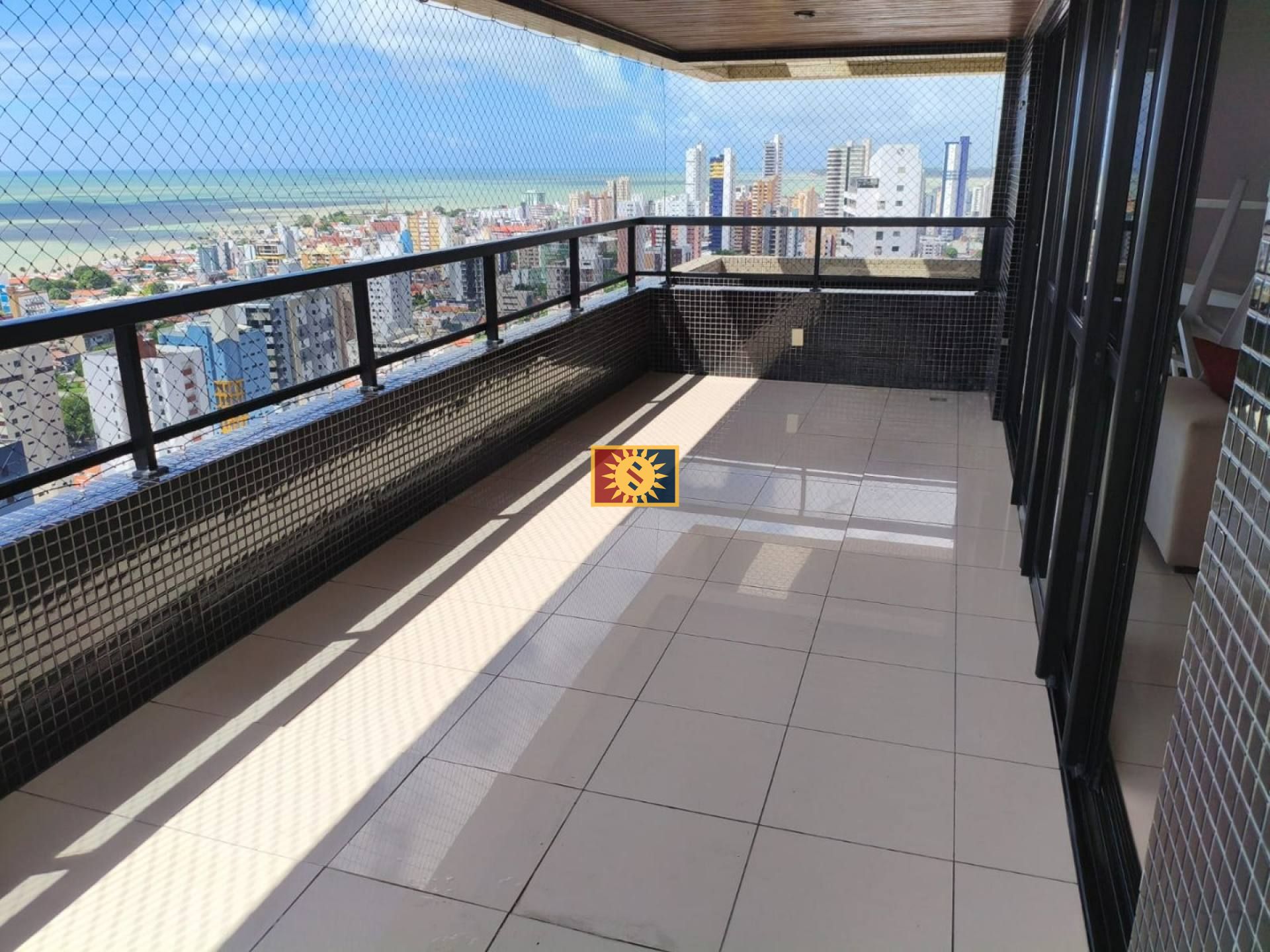 Apartamento Para Vender com 4 quartos 4 suítes no bairro Manaíra em João Pessoa