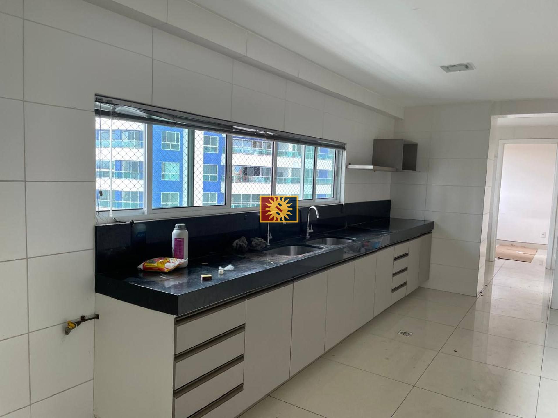 Apartamento Para Vender com 4 quartos 4 suítes no bairro Miramar em João Pessoa