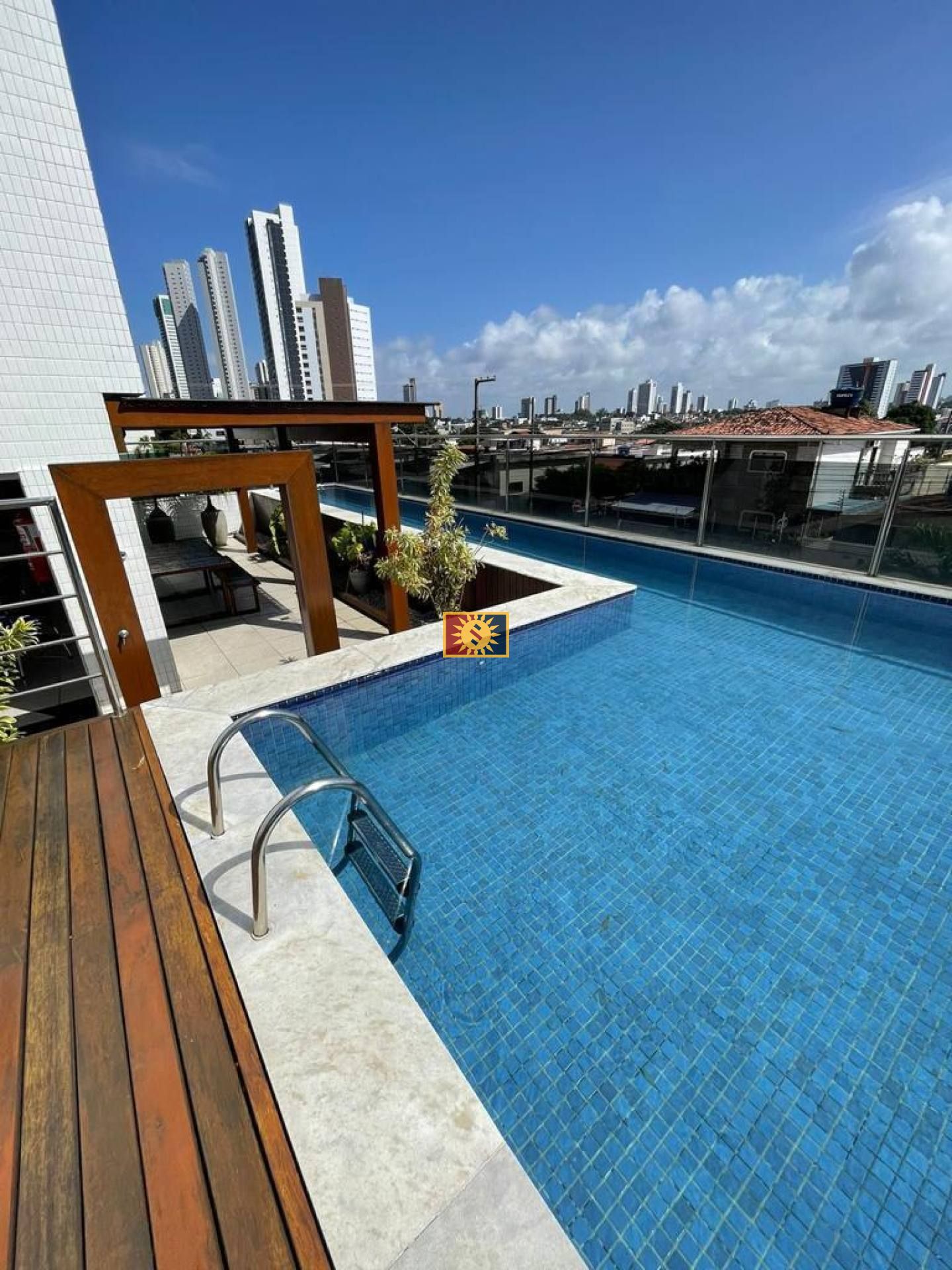 Apartamento Para Vender com 03 quartos 1 suíte no bairro João Agripino em João Pessoa