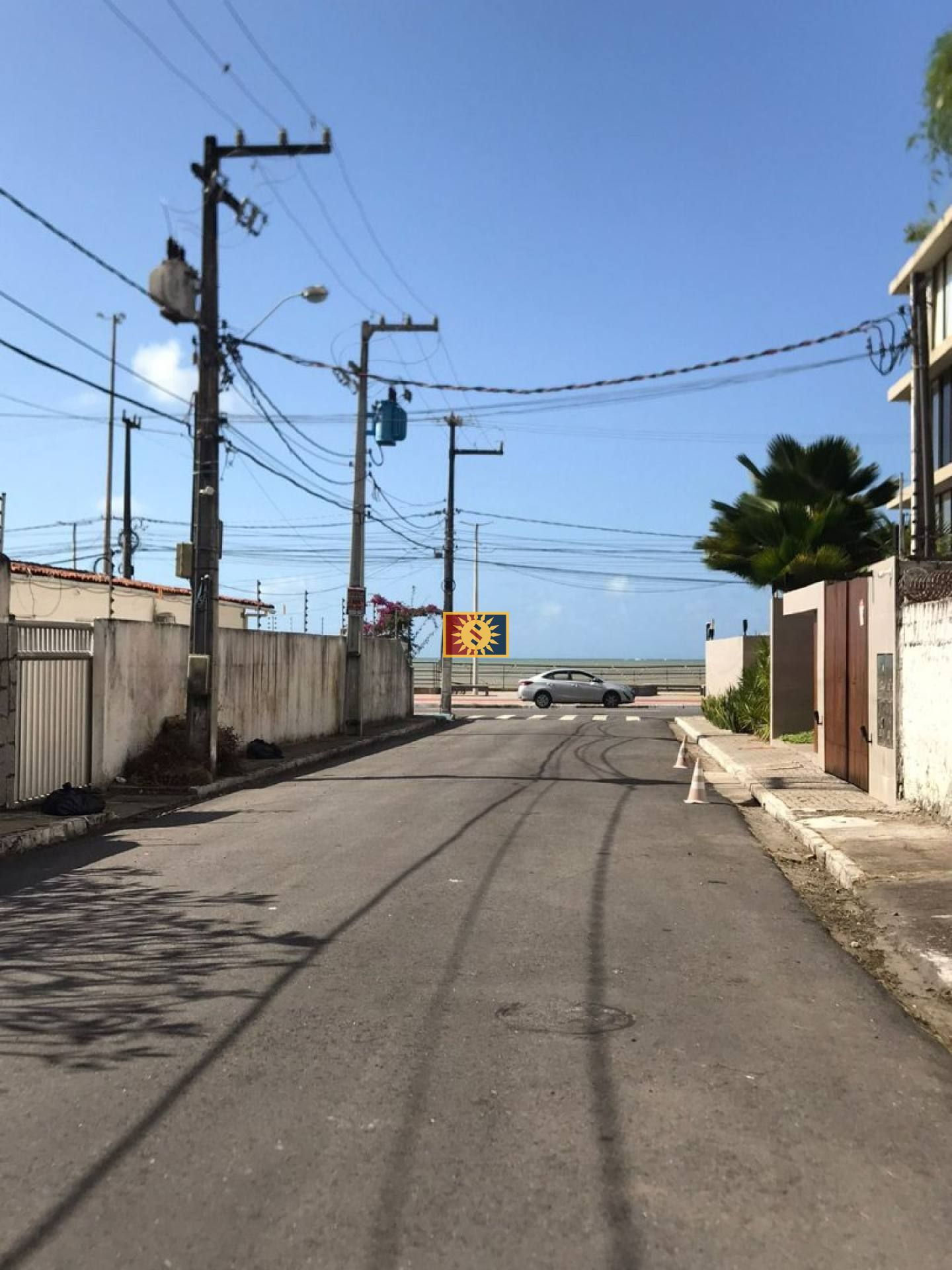 Casa Para Vender com 4 quartos 3 suítes no bairro Cabo Branco em João Pessoa