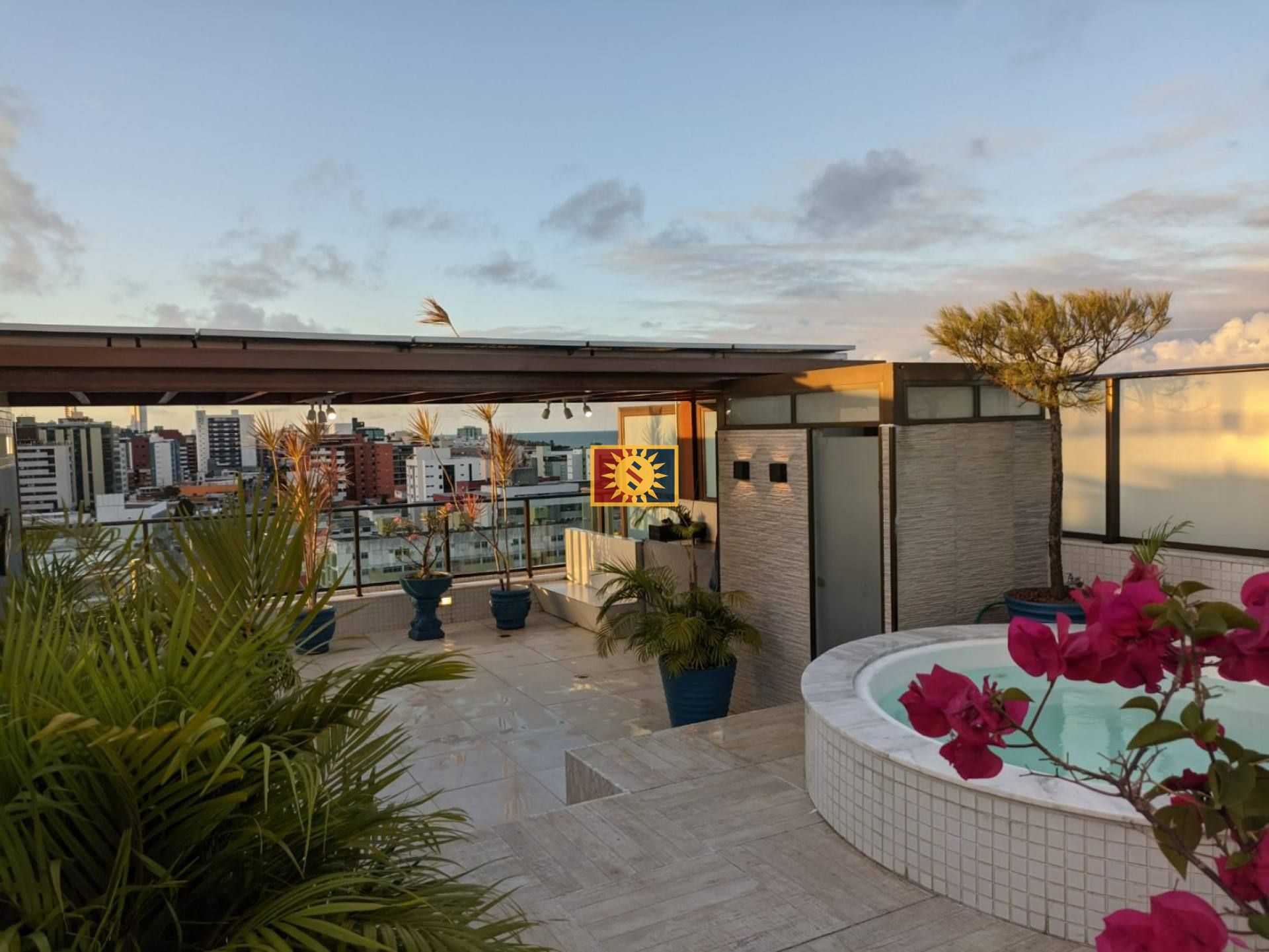 Cobertura Para Vender com 3 quartos 1 suíte no bairro Cabo Branco em João Pessoa