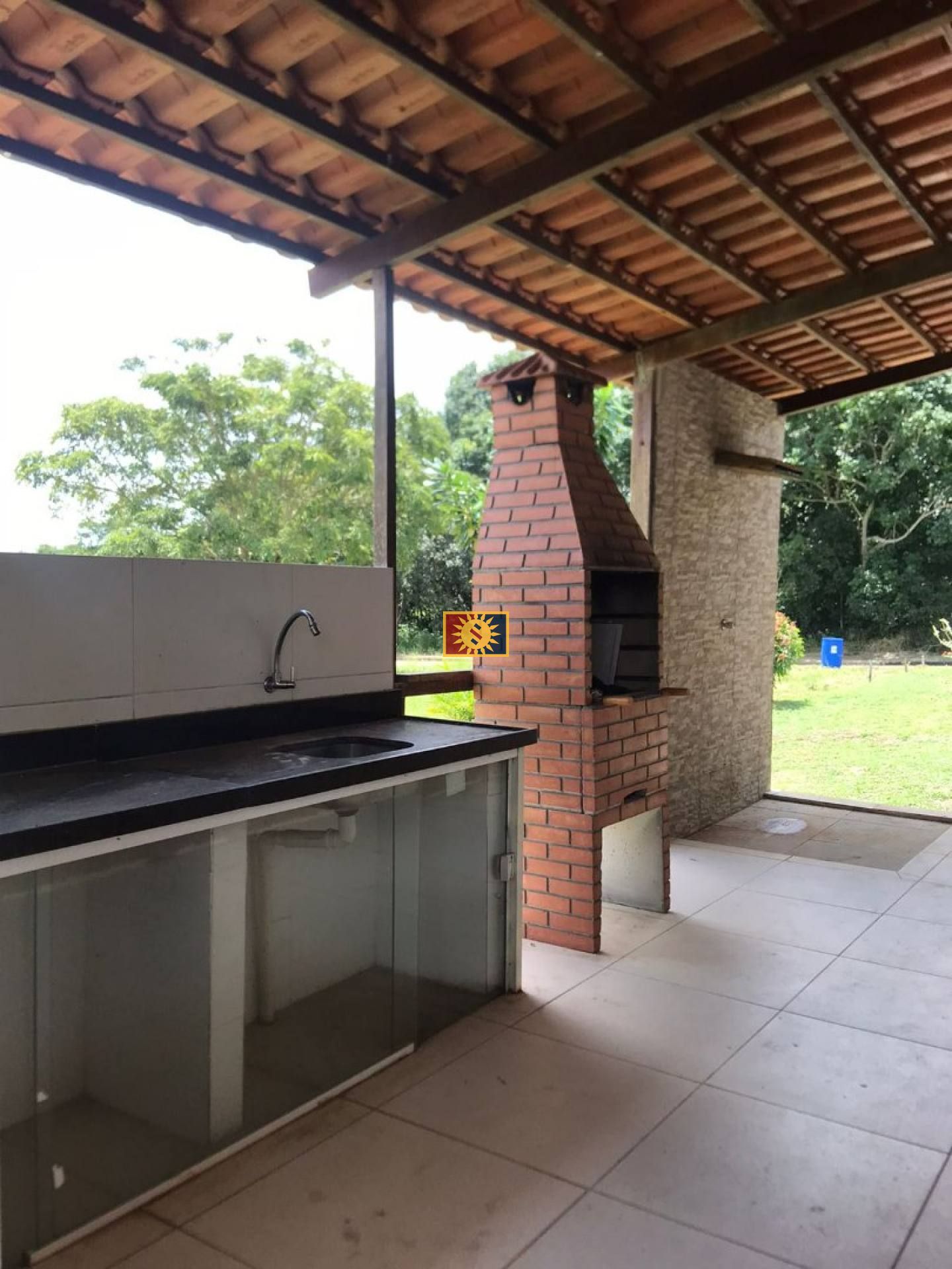 Casa de Condomínio Para Vender com 3 quartos 3 suítes em Alhandra